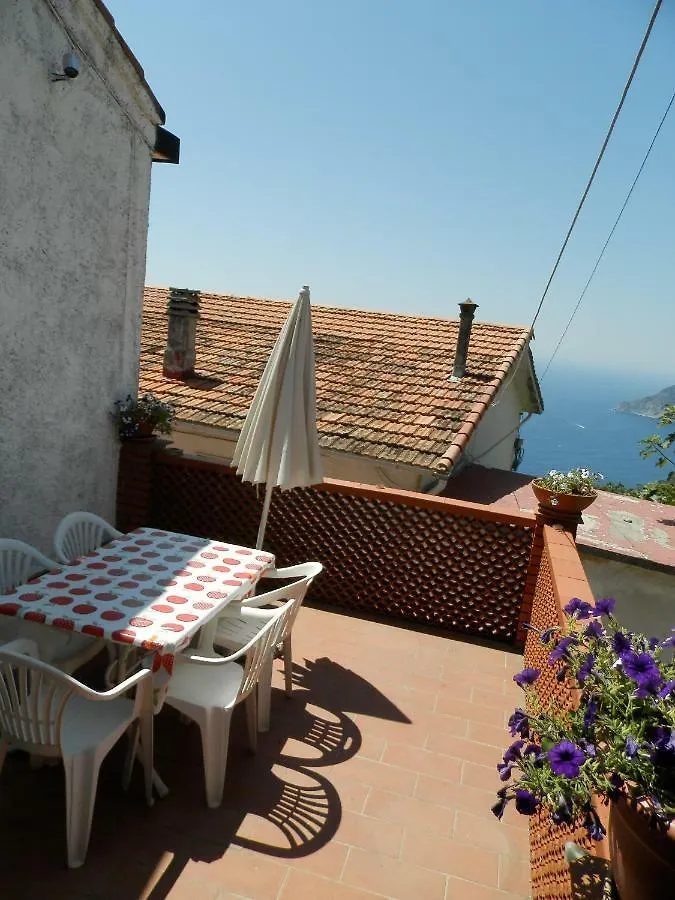Villa Tra Er Boscu Er Maa à Volastra Italie
